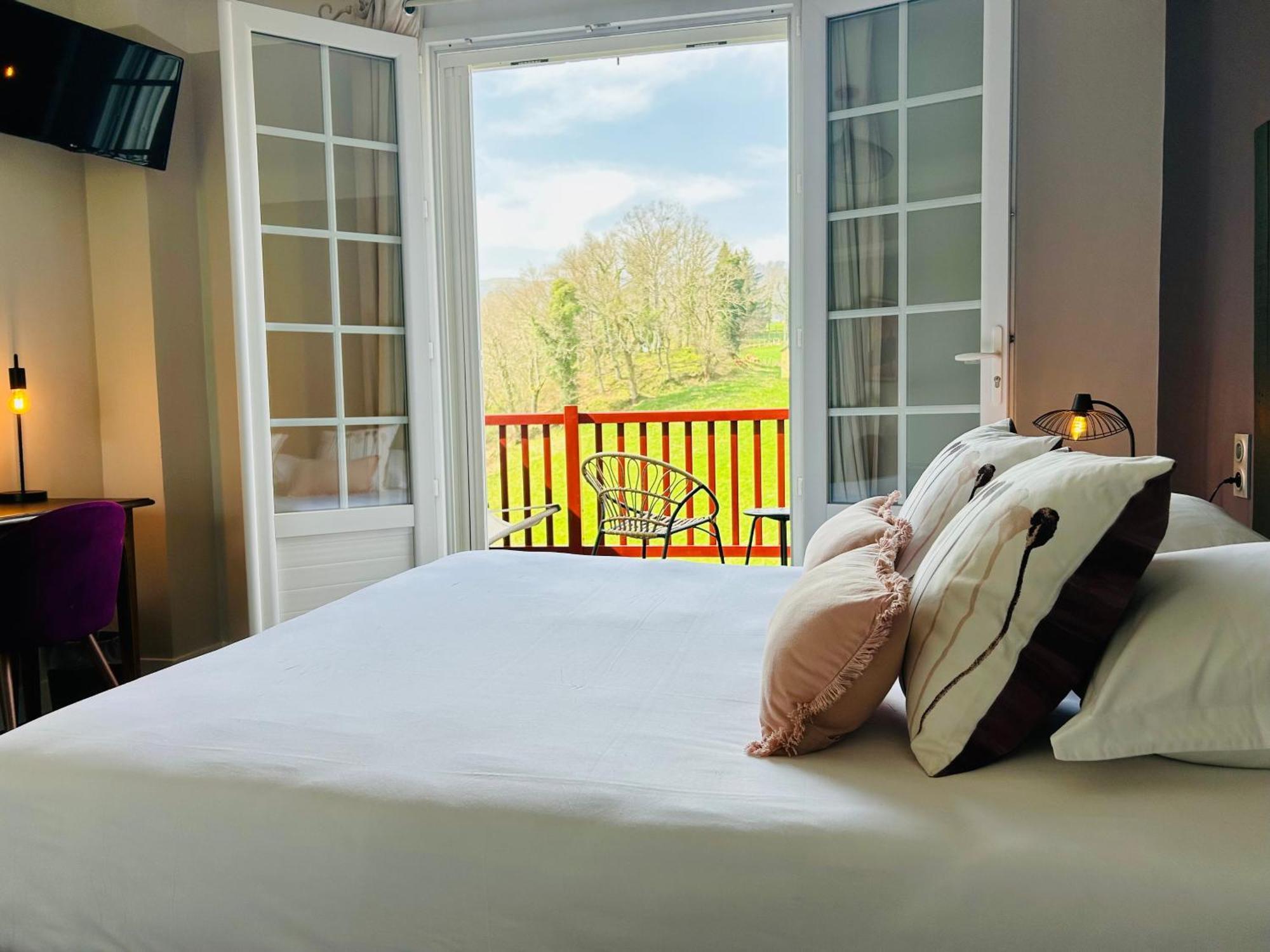Logis Hotel St Sylvestre アルデュード エクステリア 写真
