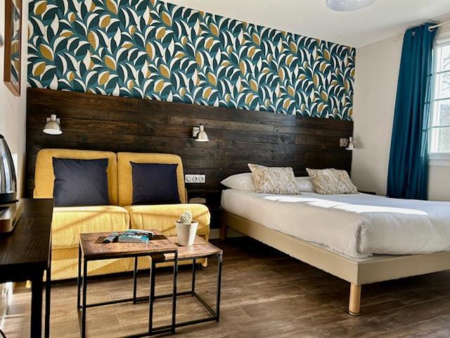 Logis Hotel St Sylvestre アルデュード エクステリア 写真