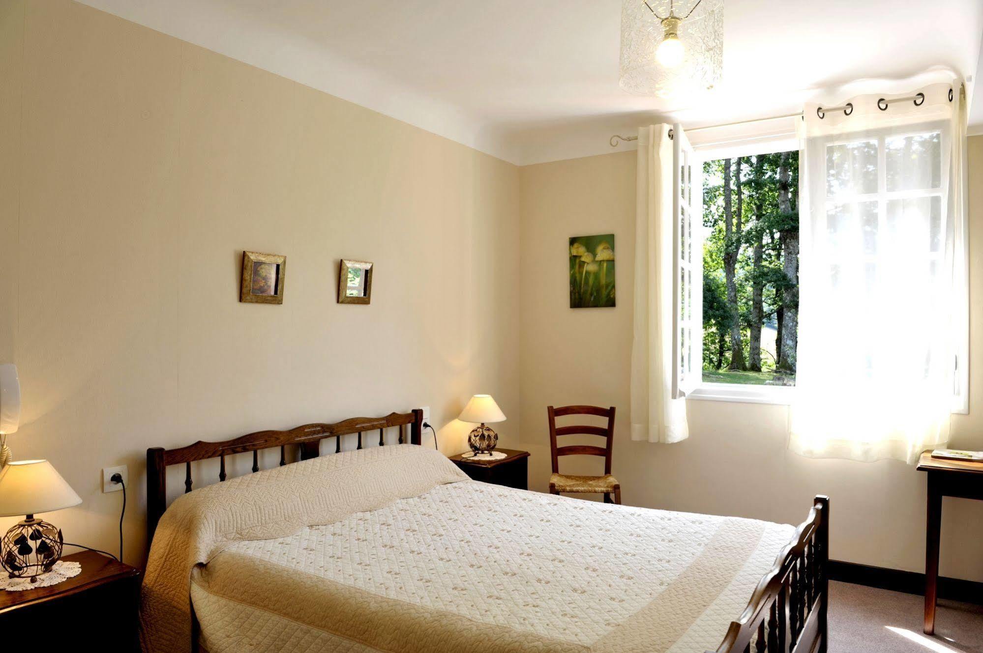 Logis Hotel St Sylvestre アルデュード エクステリア 写真